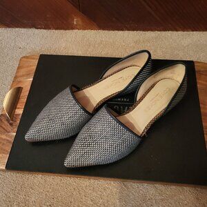 Coye Nokes flats sz 38 black & white